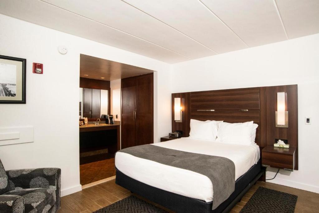 Crosswinds Motel Рехобът Бийч Екстериор снимка